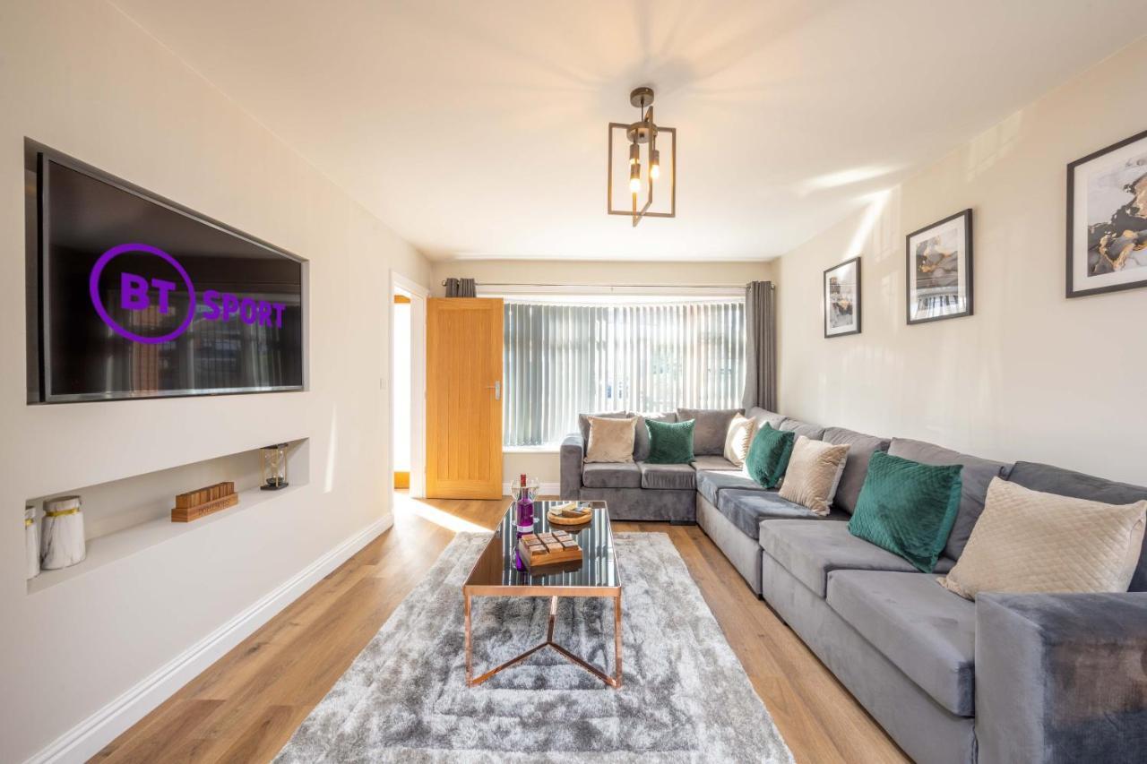The Oaklands - Luxury Spacious 6-Bed, Near Solihull, Birmingham City, Jlr, Nec, Airport, Resorts World, Hs2 Dış mekan fotoğraf
