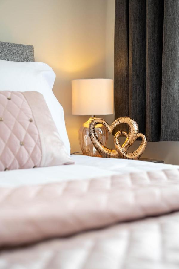 The Oaklands - Luxury Spacious 6-Bed, Near Solihull, Birmingham City, Jlr, Nec, Airport, Resorts World, Hs2 Dış mekan fotoğraf