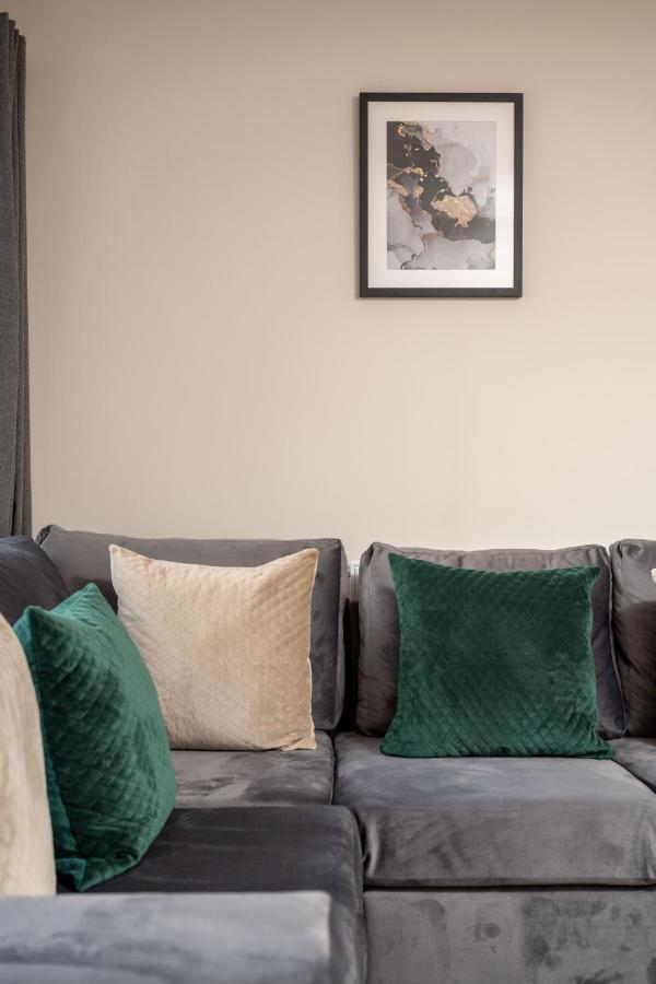 The Oaklands - Luxury Spacious 6-Bed, Near Solihull, Birmingham City, Jlr, Nec, Airport, Resorts World, Hs2 Dış mekan fotoğraf